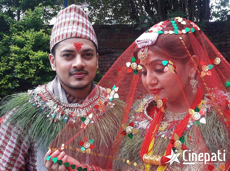 बर्षाको प्रेमीसँग गरिन् दिपाश्री निरौलाले विवाह ! (फोटो फिचर)