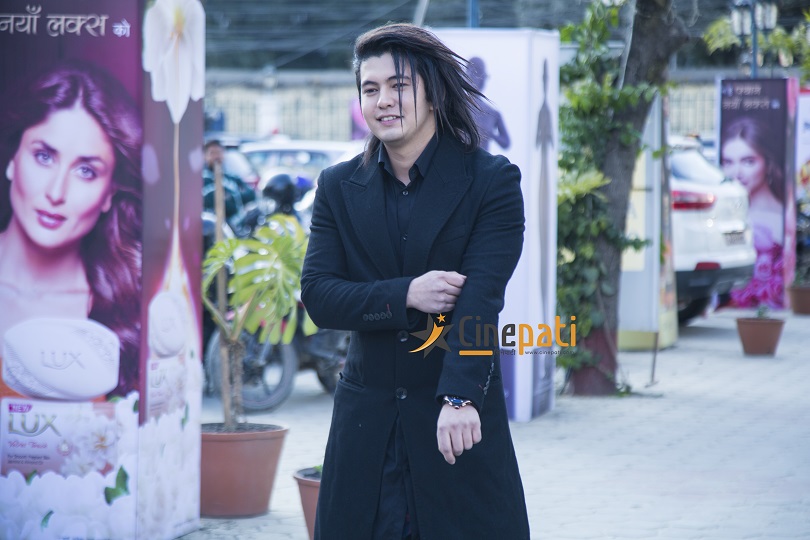 अवार्डमा कलाकारको फेसन (फोटो फिचर)