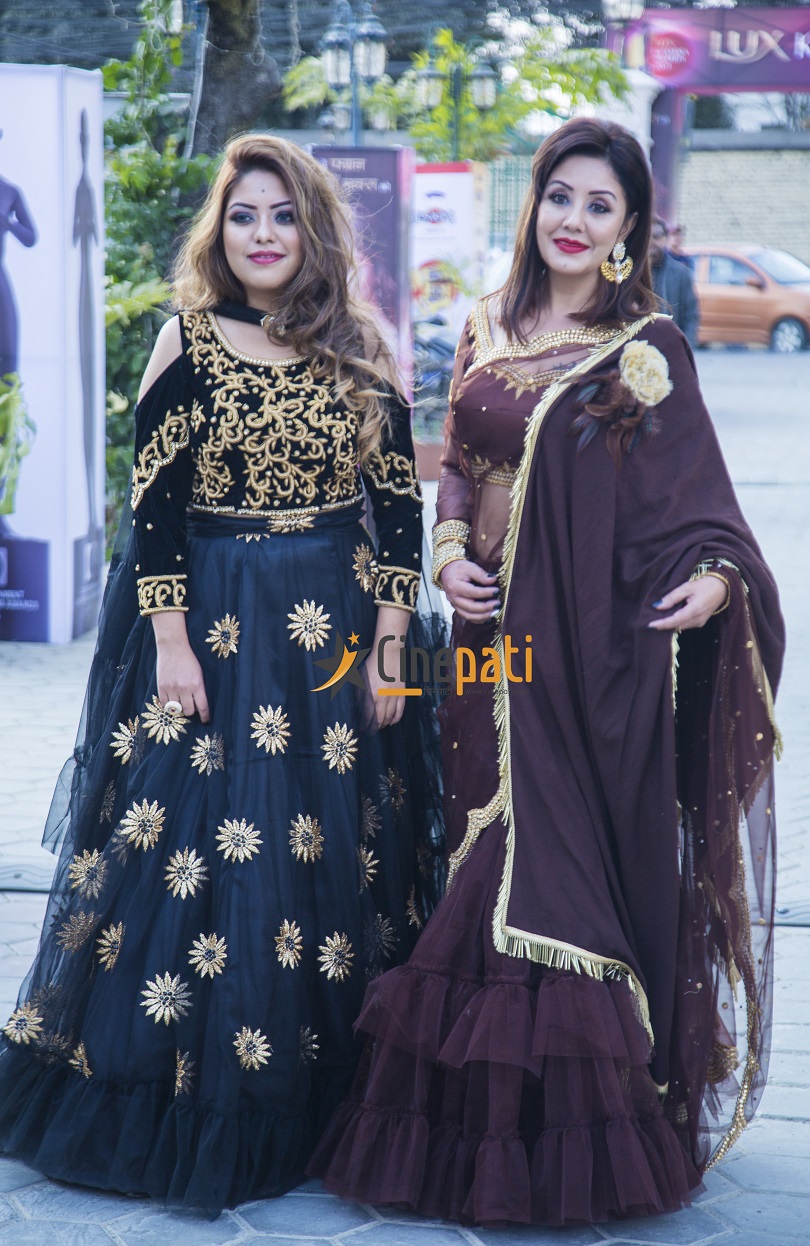 अवार्डमा कलाकारको फेसन (फोटो फिचर)