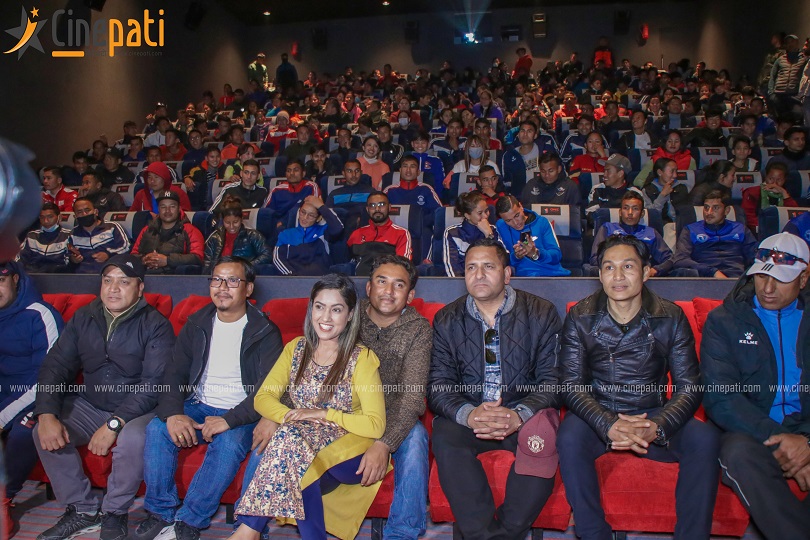 खेलाडीले हल नै बुक गरेर हेरे 'सेन्टी भाइरस'(भिडियो)