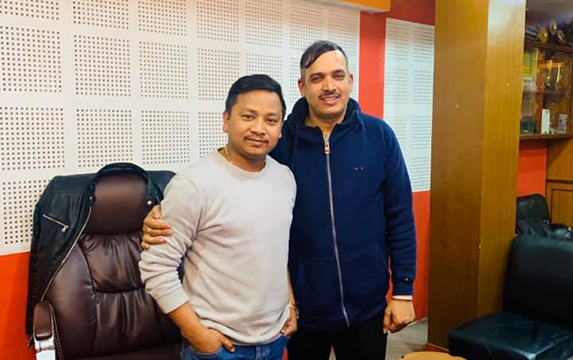 गायक तथा सङ्गीतकार टंक बुढाथोकीले फिल्म बनाउँदै 