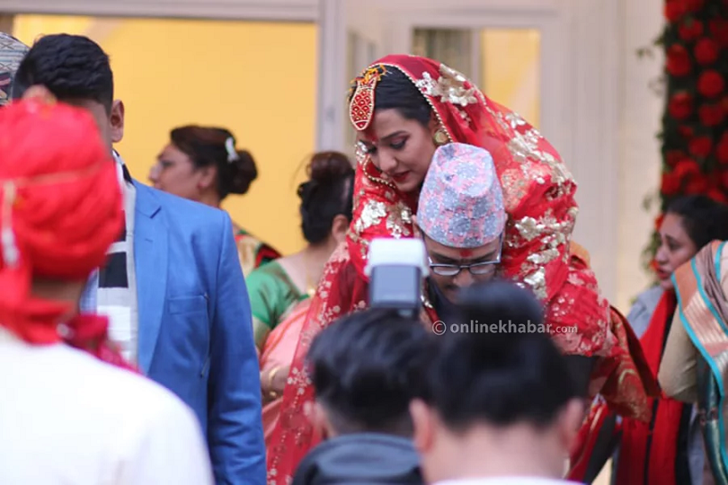 प्रियंकाको फोटो खिच्दा निशा र साहनालाई किन पर्यो आपत?