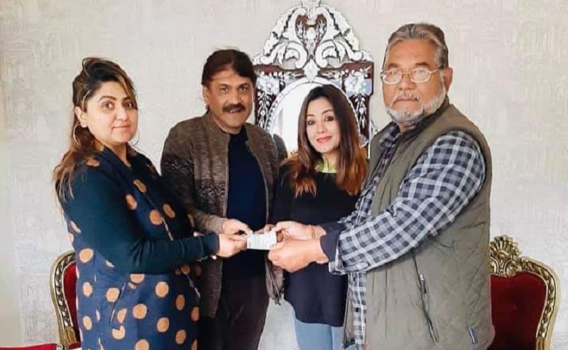 करिष्माको होली खर्च स्व. भट्टराई परिवारलाई सहयोग  