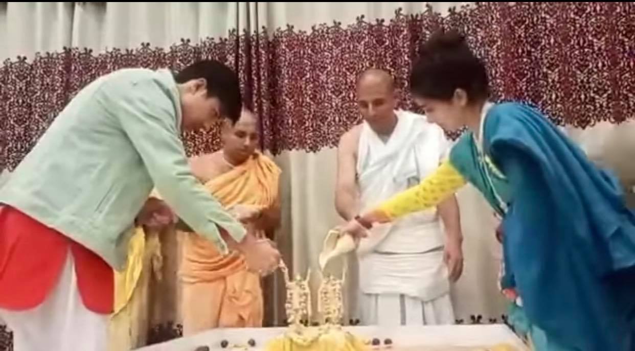 लकडाउनमा धार्मिक कार्यमा व्यस्त अनमोल र सुहाना