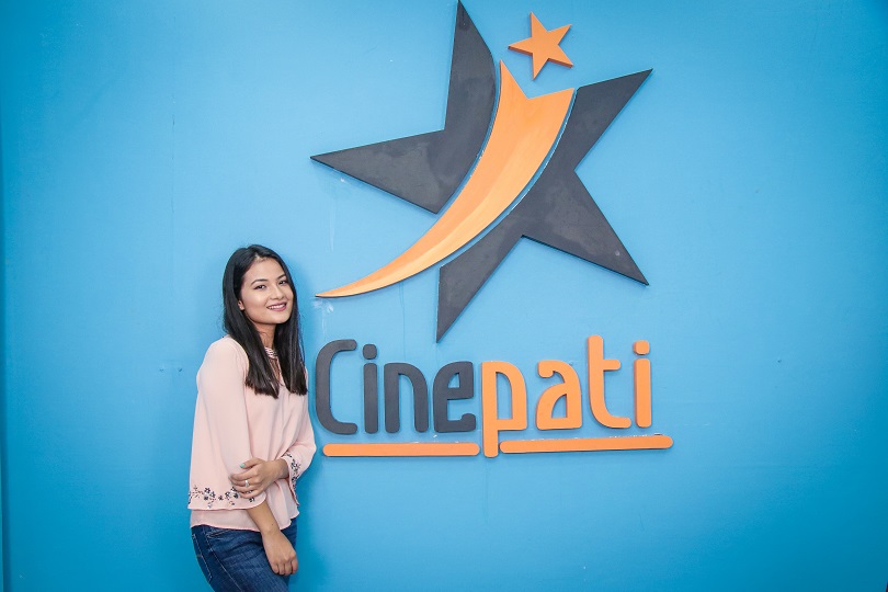 तस्बिरमा गायिका स्मिता दाहालको सुन्दरता