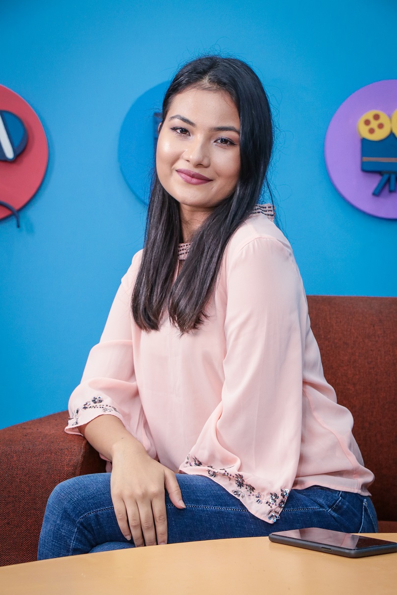 तस्बिरमा गायिका स्मिता दाहालको सुन्दरता