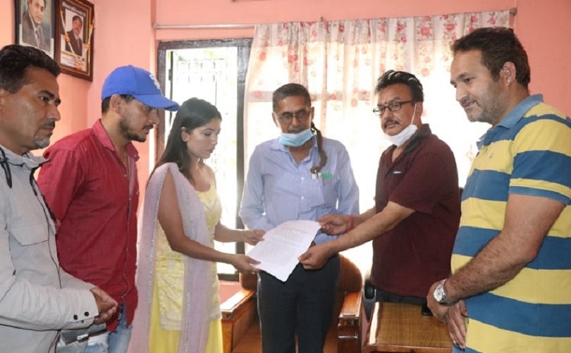 प्रकाश सुवेदीविरुद्ध नायिका पूजा शर्माले दिइन् उजुरी