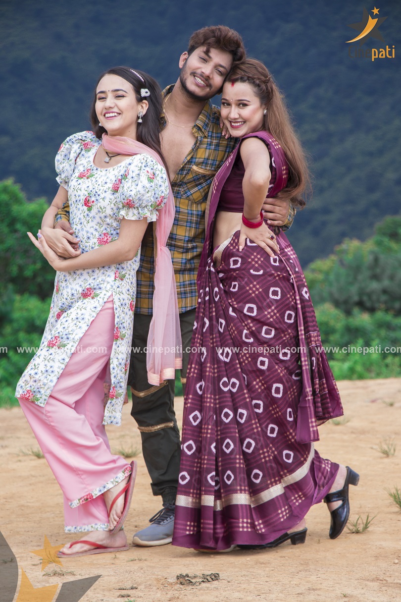 तस्बिरमा नाजिर, रियाशा र स्वस्तिमाको केमेस्ट्री