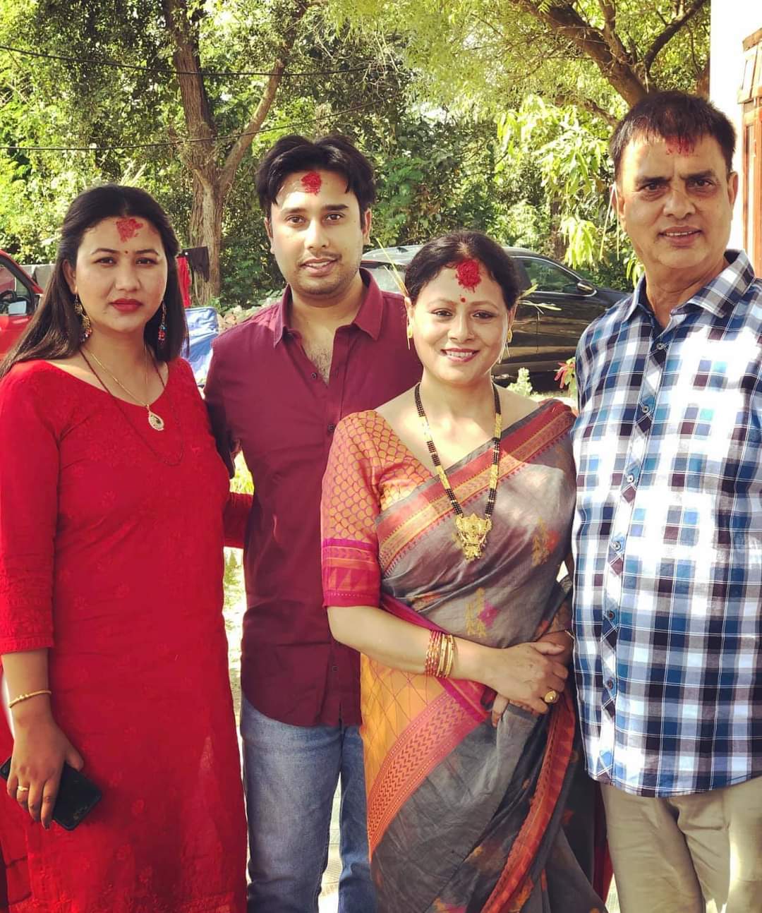 कसरी मनाए कलाकारले दशैँ ? (फोटो फिचर)