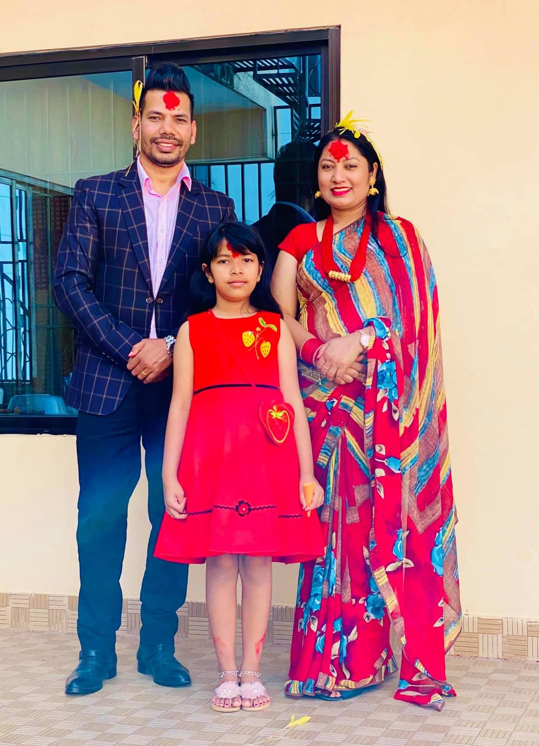 कसरी मनाए कलाकारले दशैँ ? (फोटो फिचर)