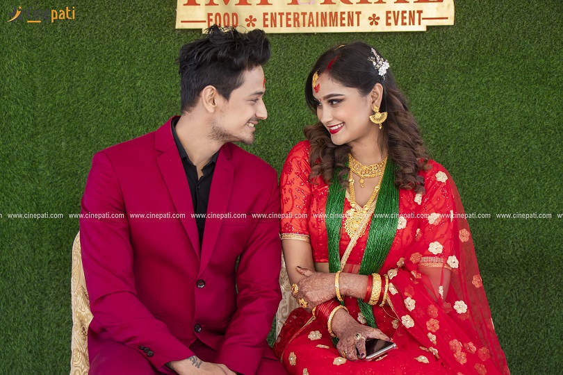 बिहेको रिसेप्सन लुक्समा रेश्मा र बिजु (फोटो फिचर)&nbsp;