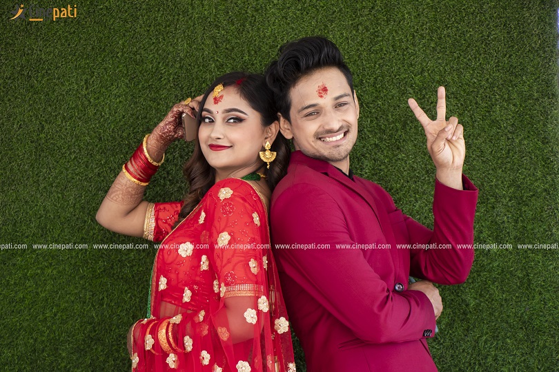 बिहेको रिसेप्सन लुक्समा रेश्मा र बिजु (फोटो फिचर)&nbsp;