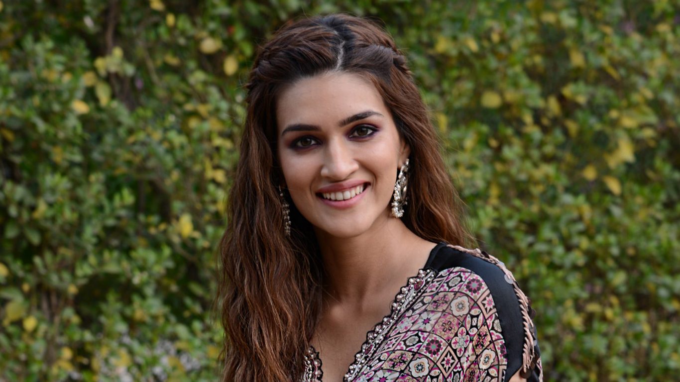  कृती सेननलाई कोरोना पोजेटिभ 