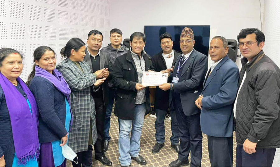 ५५ प्रतिशत सेयर सहित शुक्रवार बाट 'एउटा यस्तो प्रेम कहानी'