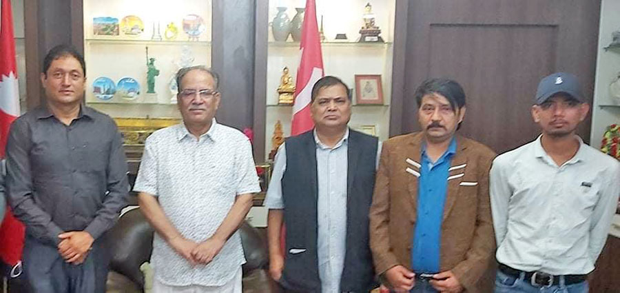  प्रचण्ड र महराको फिल्मकर्मीलाई आश्वासन, फिल्म क्षेत्र खुलाउन पहल गर्छौ