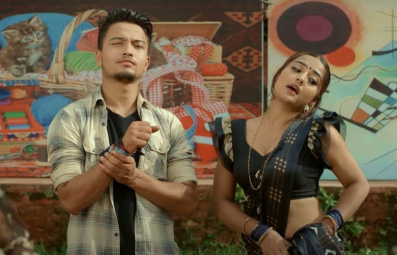 रचना र नविनको आवाजमा 'चट्ट माया' 