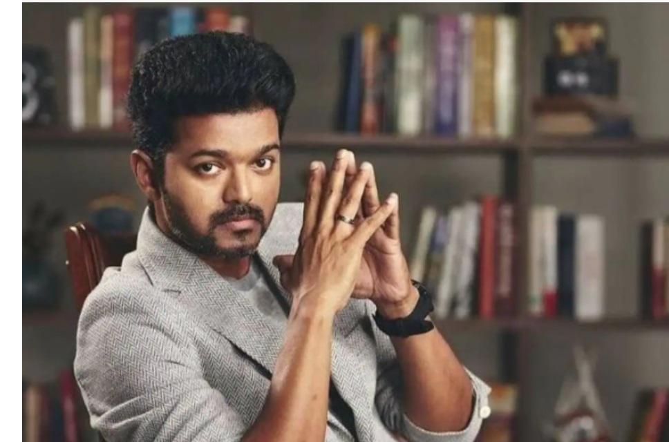 आफ्नो नामको दुरुपयोग गरेको भन्दै आमाबुबा विरुद्ध विजयले हाले मुद्दा