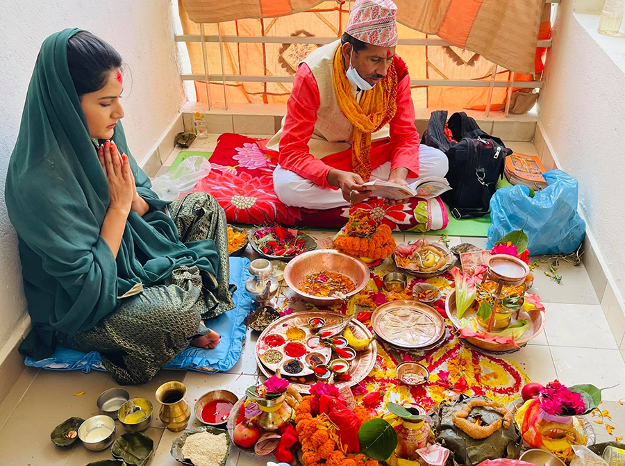 वर्षाले किनिन् साढे २ करोडको अपार्टमेन्ट      