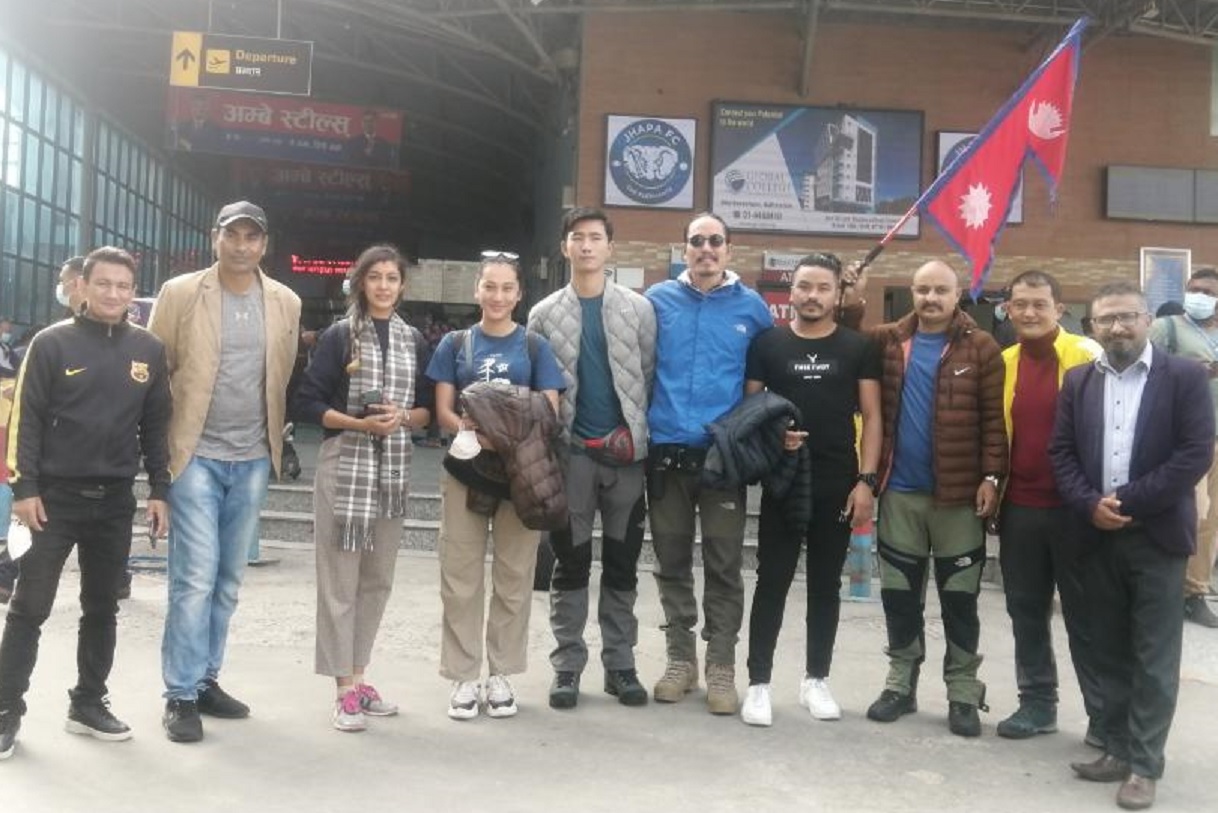 बलिउडको &lsquo;उचाई&rsquo;को लागी नेपाली कलाकार लुक्लामा