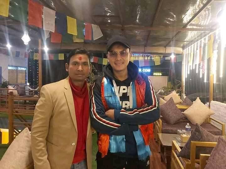 पलको हातमा फिल्म नै फिल्म 