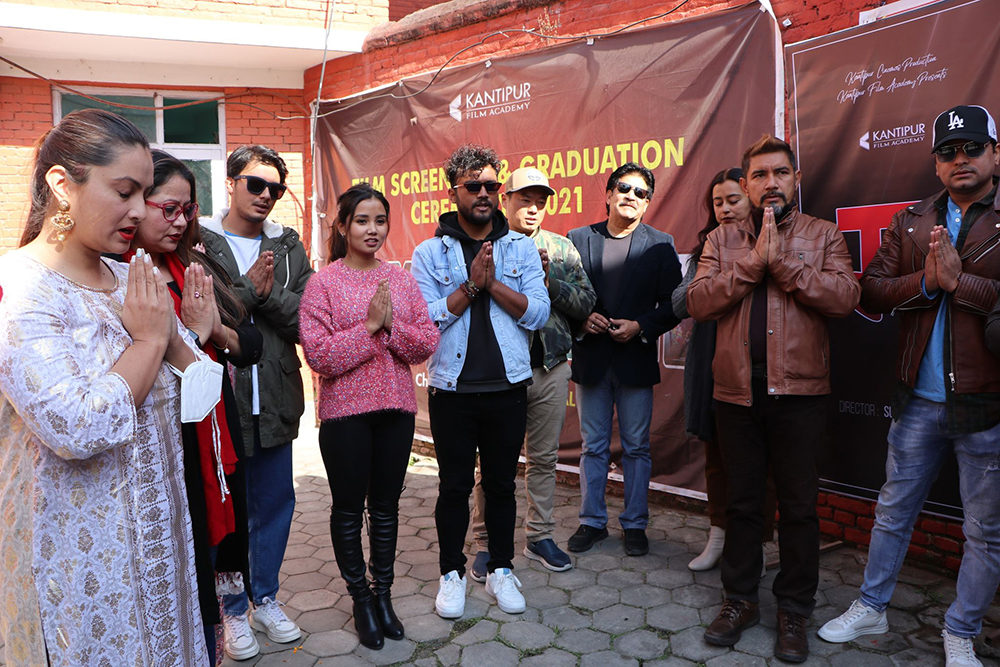 फिल्म 'म' निर्देशन गर्दै सुवर्ण , एउटै स्क्रिनमा देखिँदै निरजन र रुविना  