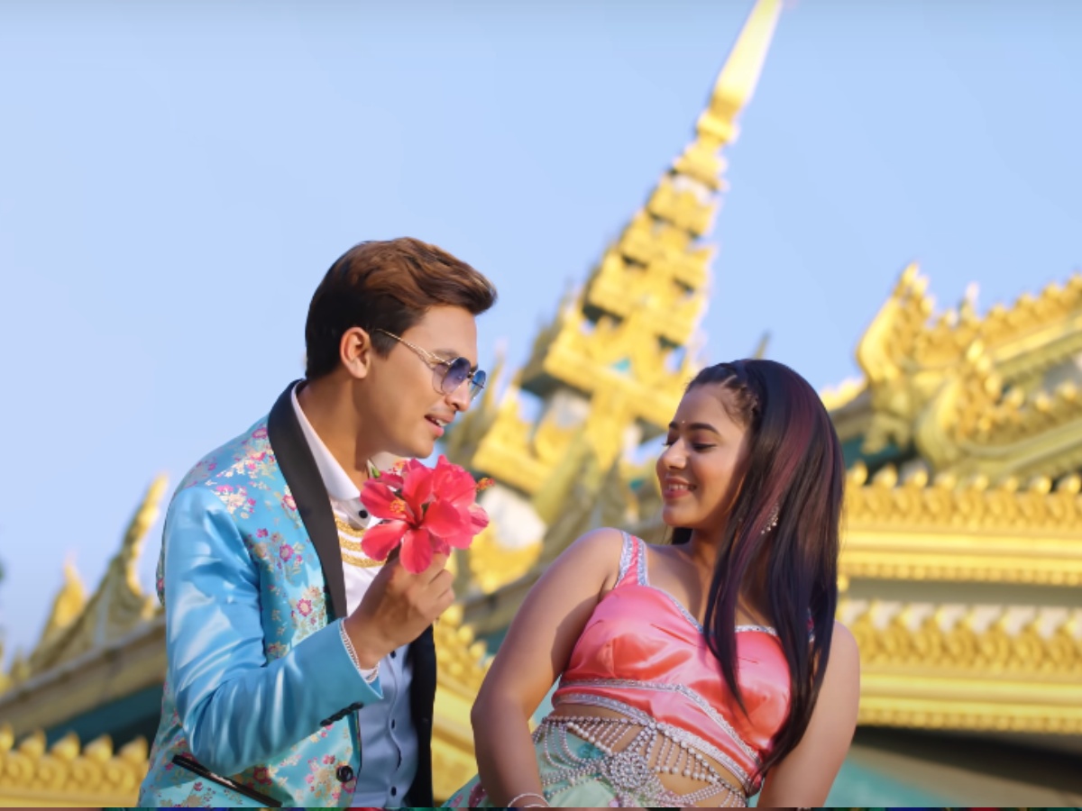 पल र केकीको 'कुरा सिधा छ' (भिडियो) 