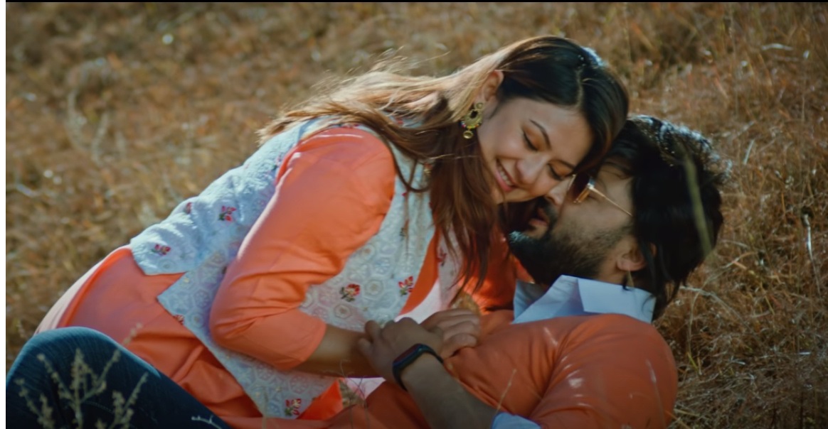 आर्यन सँग रोमान्टिक वर्षा 