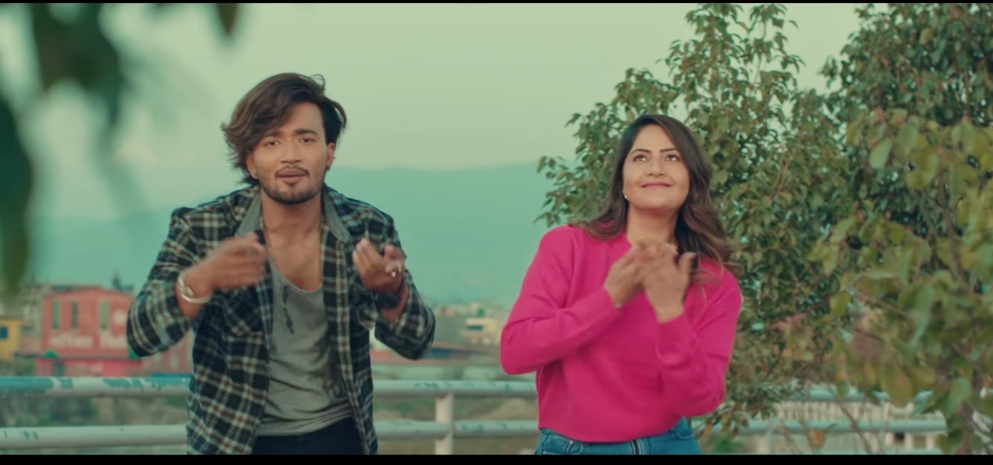 वर्षाको मायामा पागल भए सुधीर (भिडियो)