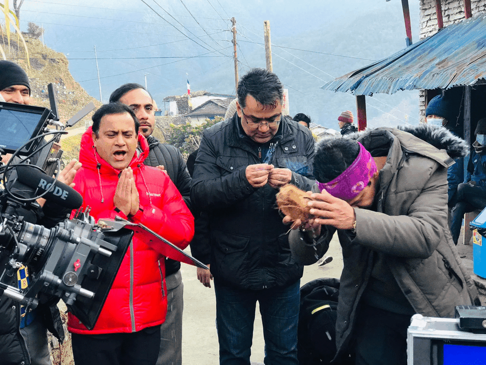  &lsquo;ह्यारीकी प्यारी&rsquo; को शुभमुर्हत , साम्राज्ञीसँग रोमान्स गर्दै जितु नेपाल 