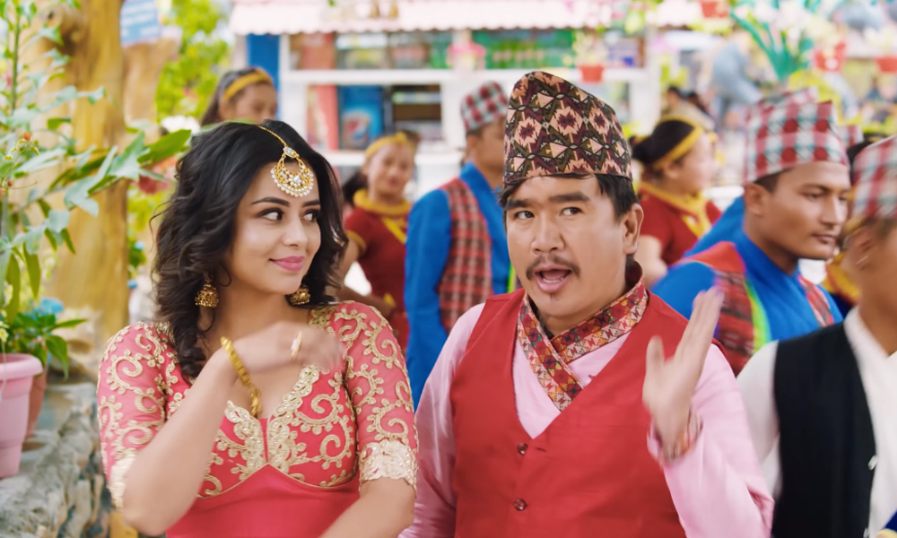 आकाशे खेतीको पहिलो गीत &lsquo;चिटिक्क परेर&rsquo; (भिडियो)