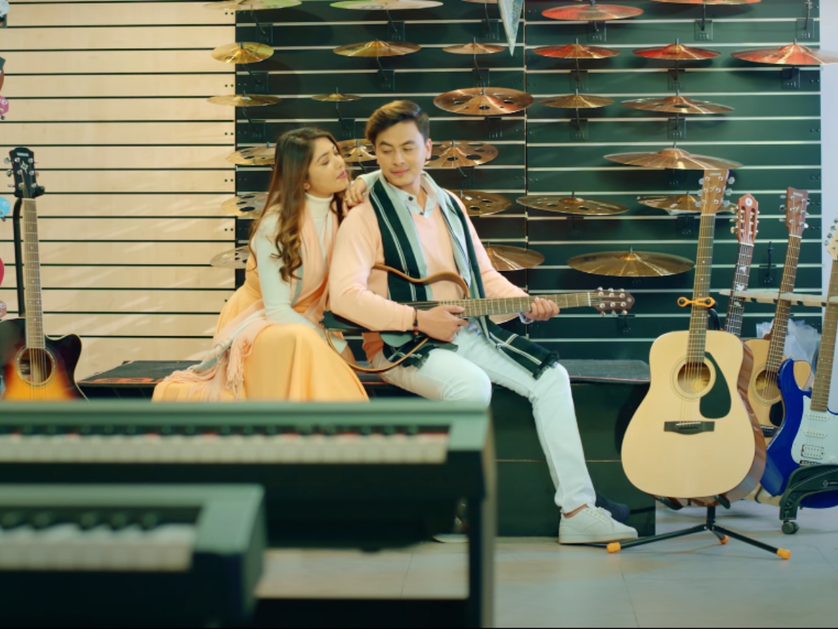 &lsquo;म यस्तो गीत गाउँछु २&rsquo; को गीतमा रोमान्टिक पल र पूजा (भिडियो)