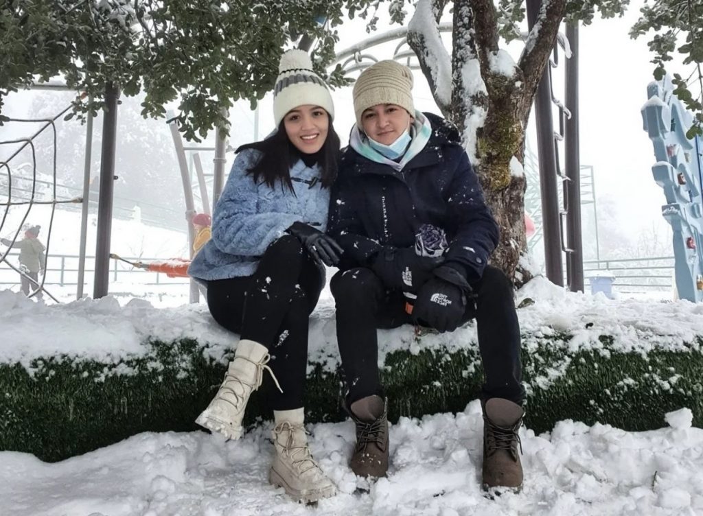 सलोन बस्नेतले सार्वजनिक गरे प्रेमिका , ३ वर्ष देखी प्रेममा 