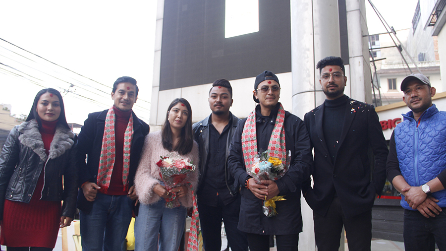 रिलिजको दुई साताअघि नै हल-हलमा &lsquo;म यस्तो गीत गाउँछु २&rsquo; युनिट