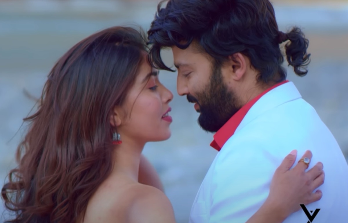 &lsquo;तिमी हौ' मा आर्यन सँग पूजाको प्रेम र रोमान्स&nbsp;(भिडियो)