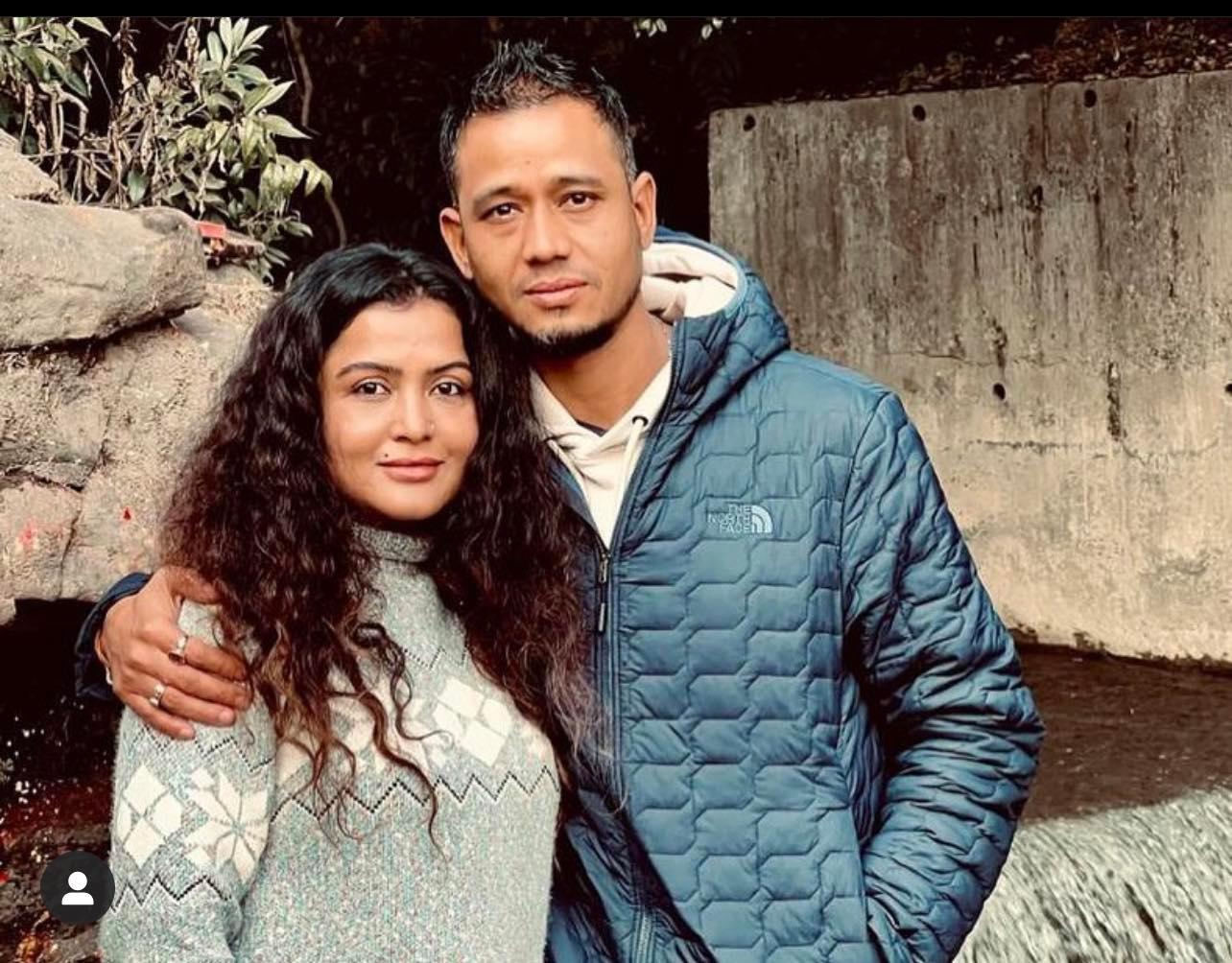 रेखाले गरिन् विवाह, यी हुन् श्रीमान् !