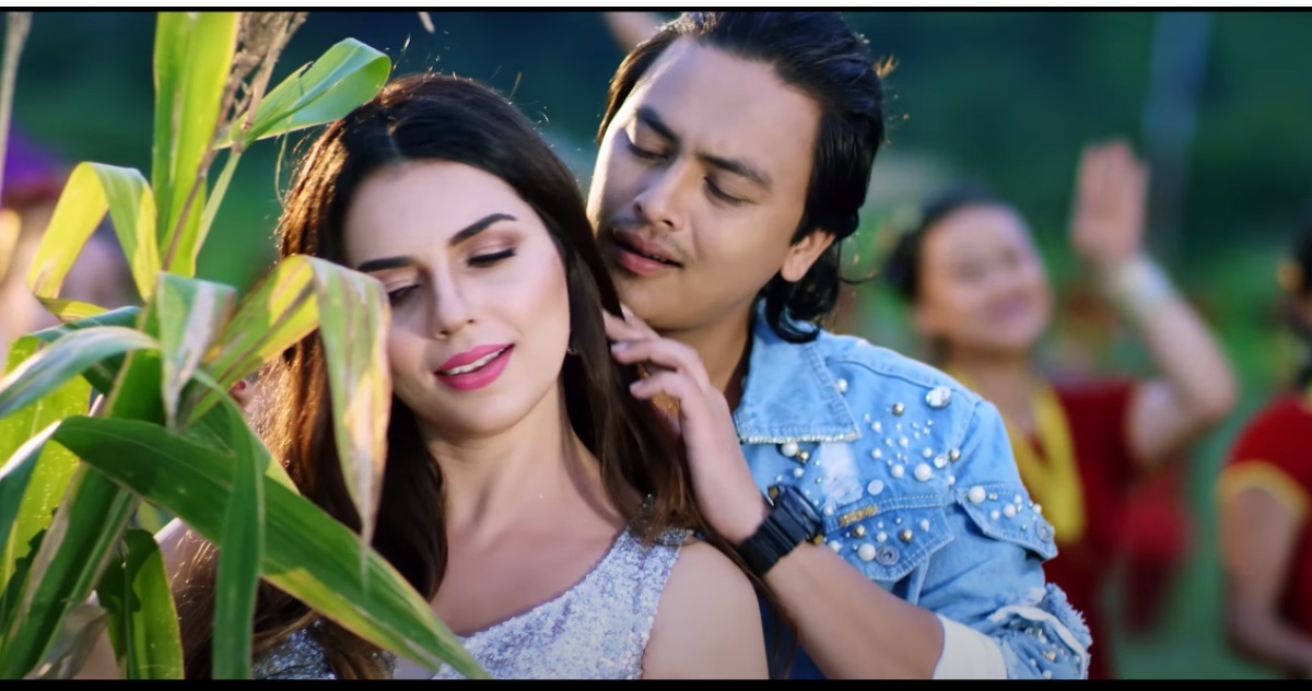 पल र एलिजाको 'दिन्थे मुटु झिकी' (भिडियो)