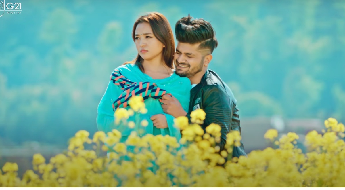 एलिशालाई 'पश्मिनाको शल' ल्याइदिँदै महेश (भिडियो)  