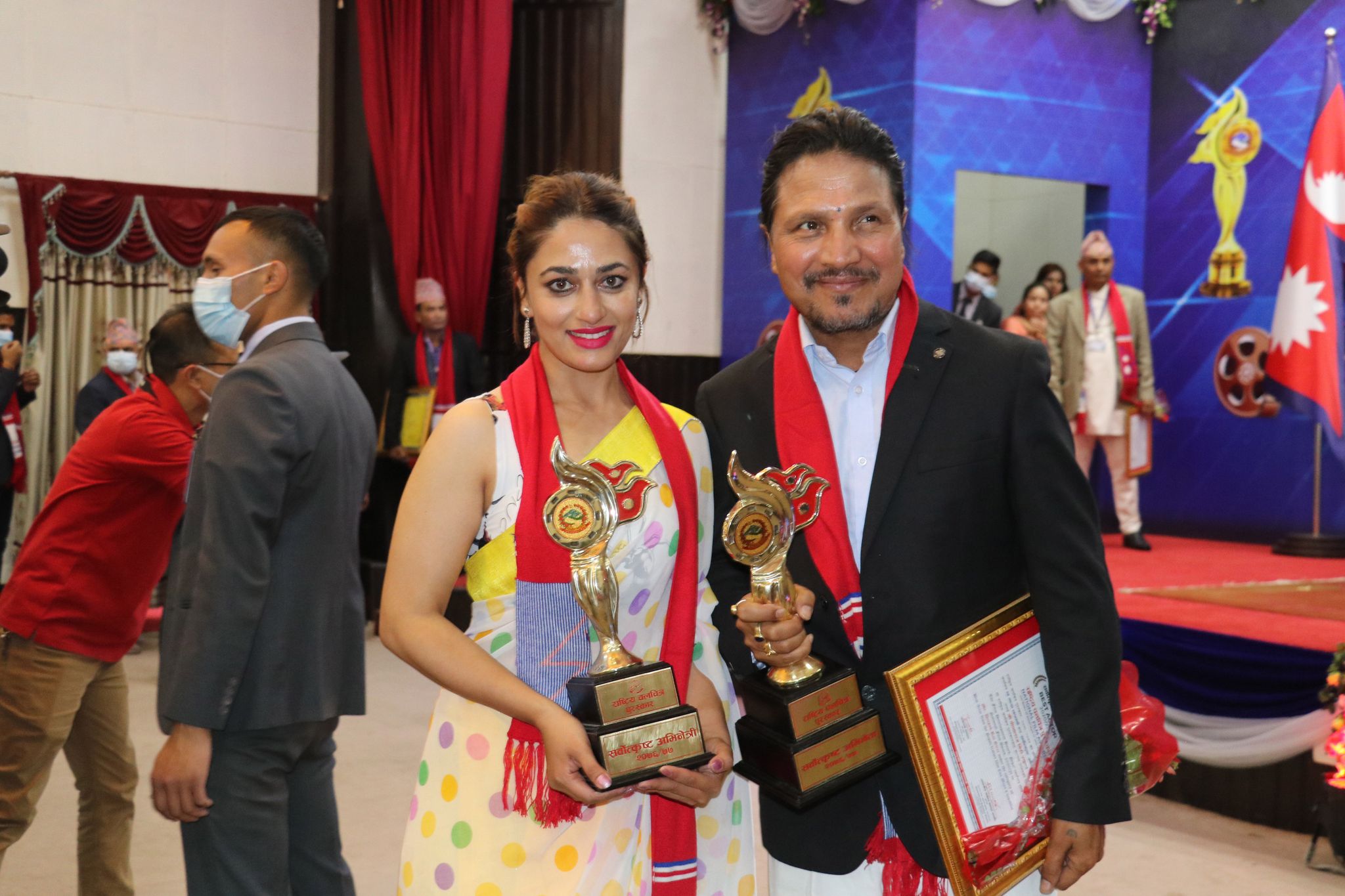 राष्ट्रिय चलचित्र पुरस्कार : दीपक- सुरक्षा सर्वोत्कृष्ट नायक-नायिका 