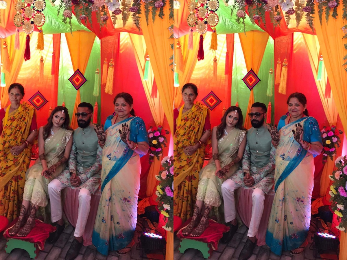 गायिका इन्दिरा आज लगन गाँठो कस्दै , बाहिरियो मेहेन्दी कार्यक्रमको तस्बिर 