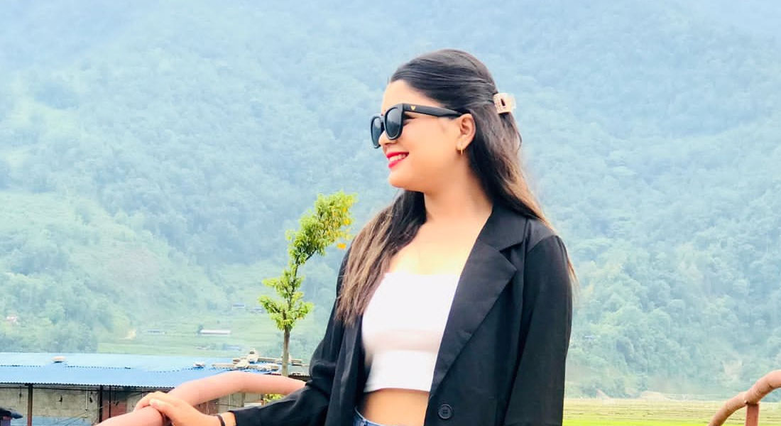 समीक्षा लेख्छिन् &ndash; हरेस नखा जिन्दगी .... 