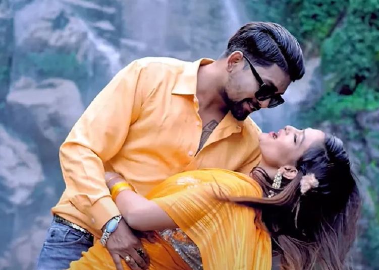 फिल्म 'प्रपञ्च' को गीत रिलिज (भिडियो)