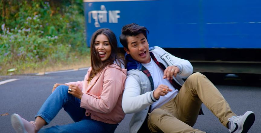 आदर्शवादी पूजा सँग असन्तुष्ट 'सम्झना बिर्सना' निर्माण टिम 