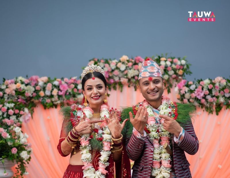 दुलाहा-दुलही बन्दा निता र हरीहरको मुस्कान  