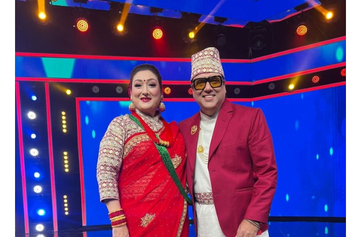 रियालिटी शोको जज बनेका गोविन्दा र सुनिता नेपाली पहिरनमा कस्तो देखिए ?