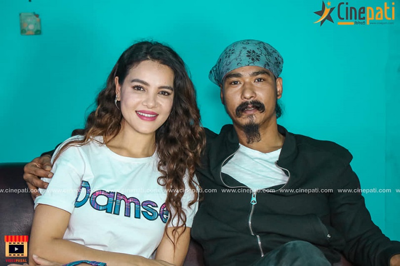 'माइकल अधिकारी' को &lsquo;छुकछुक रेल गाडी&rsquo; मा सौगात र शृष्टि (भिडियो)