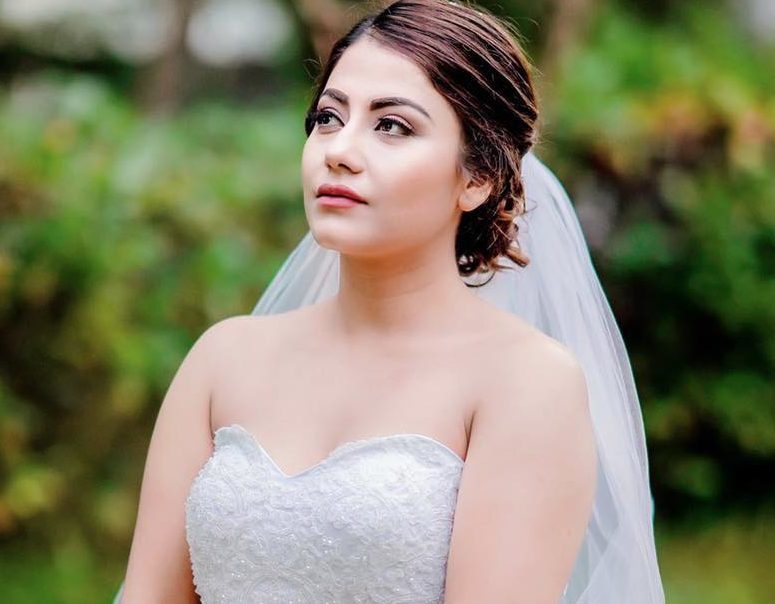  श्वेता आमा बन्दै