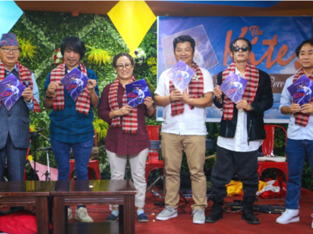 &lsquo;द काइट्स&rsquo; को विमोचन राजेशपायल र दयाहाङले गरे