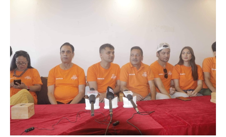 "महापुरुष" टिम चितवनमा