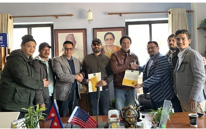 विपिन र अर्पण फिल्म "चलचित्र" मा अनुबन्धित