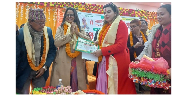 नायिका एलिजा गौतम नागरिक  उन्मुक्त पार्टीमा प्रवेश